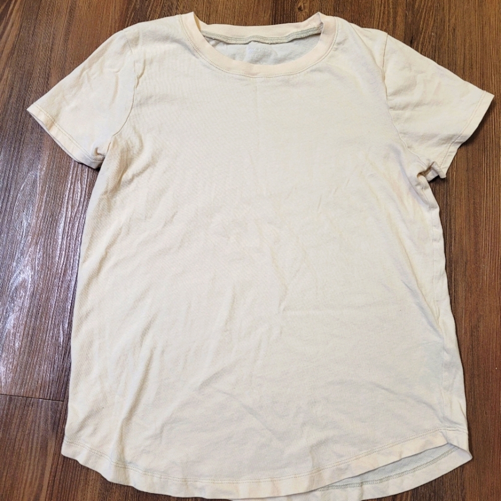Madewell Soft Fade Cream T-Shirt used good condition.
